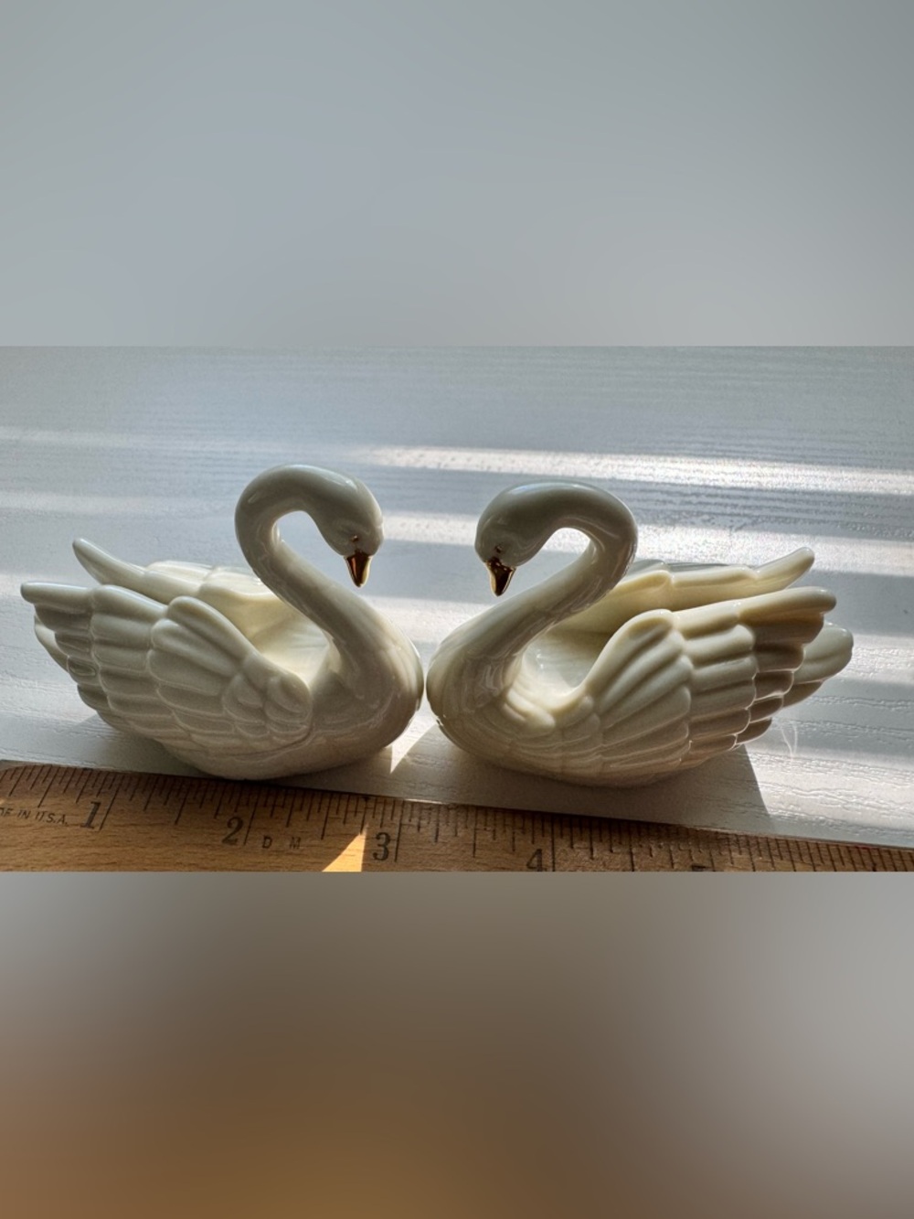 Lenox Vintage Porcelain Swan Pair with Gold Beaks - Cream